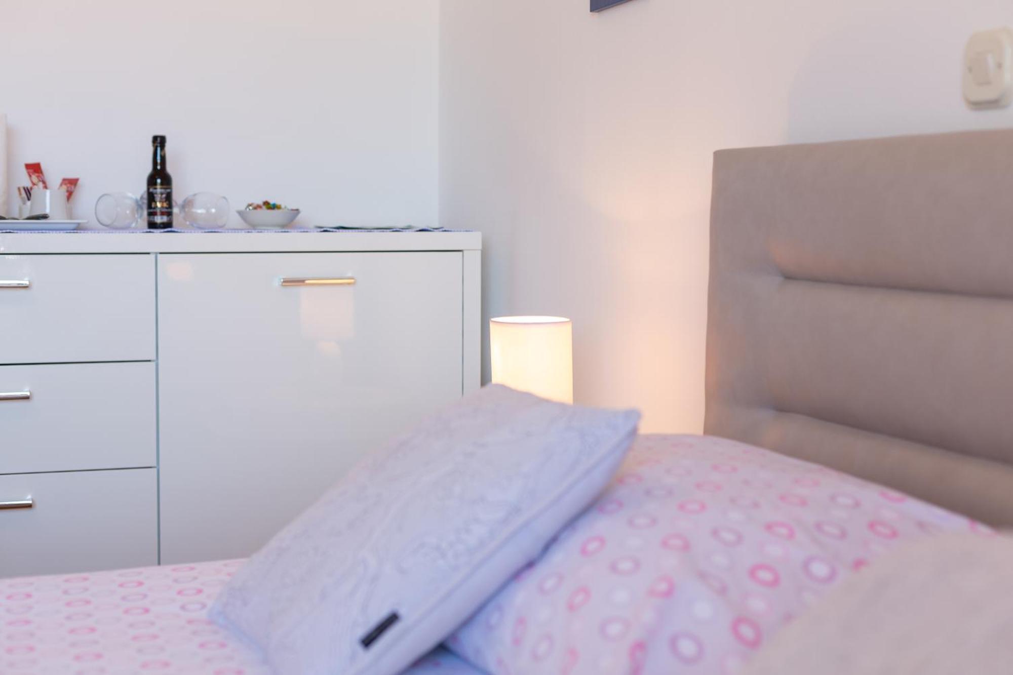 Apartmani Jakic 2 Хвар Экстерьер фото