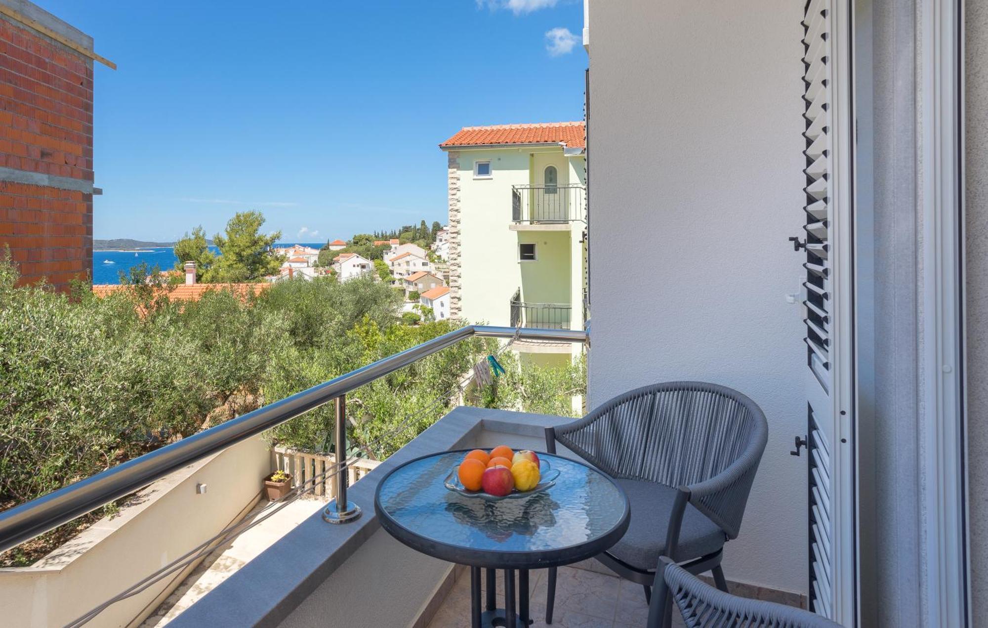 Apartmani Jakic 2 Хвар Экстерьер фото